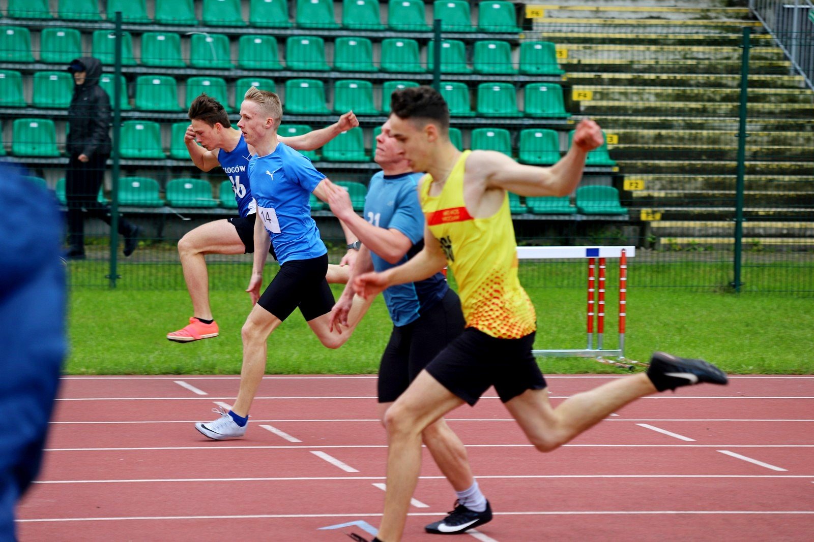 lekkoatletyczne-zmagania-przy-zotniczej-97074