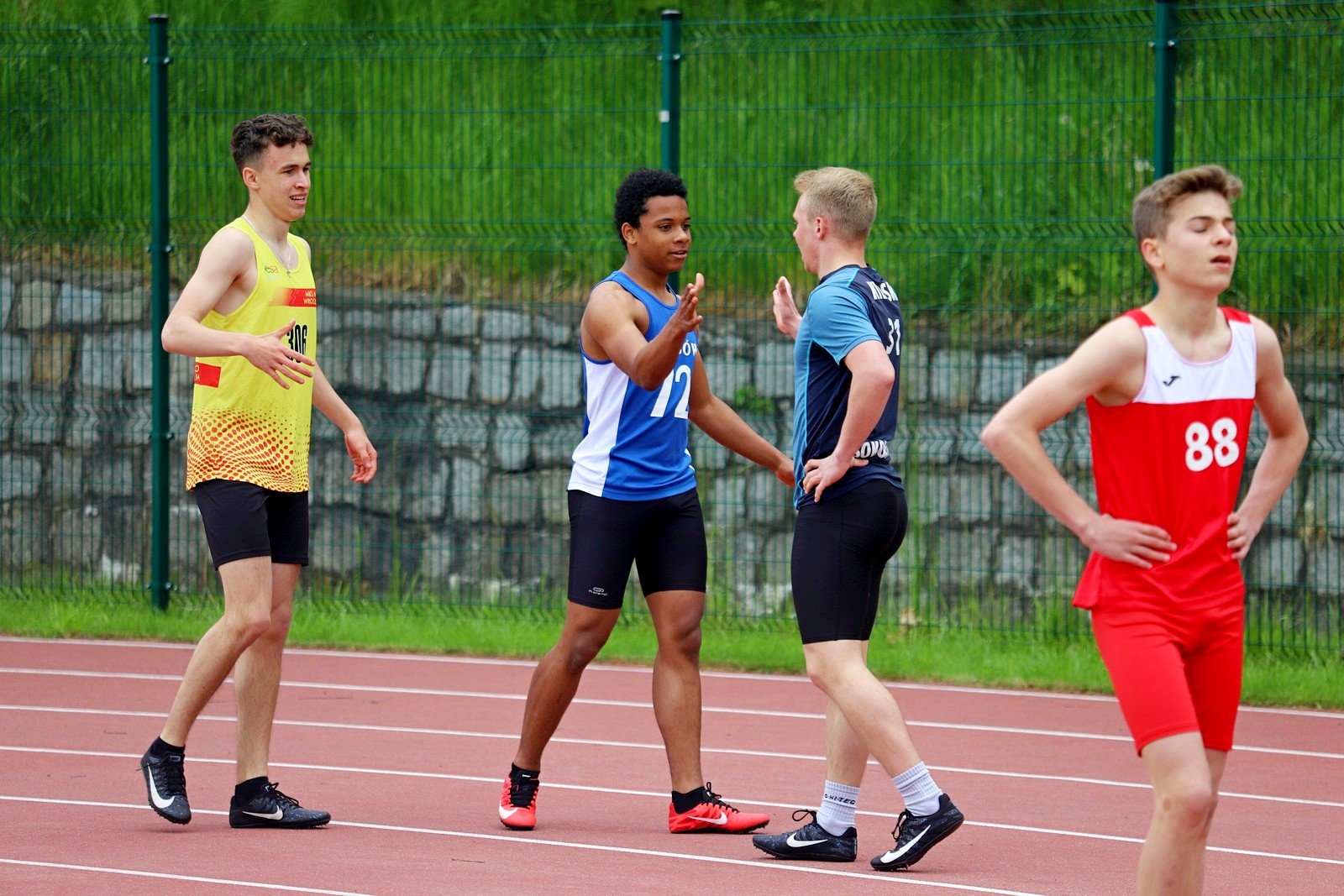 lekkoatletyczne-zmagania-przy-zotniczej-97074