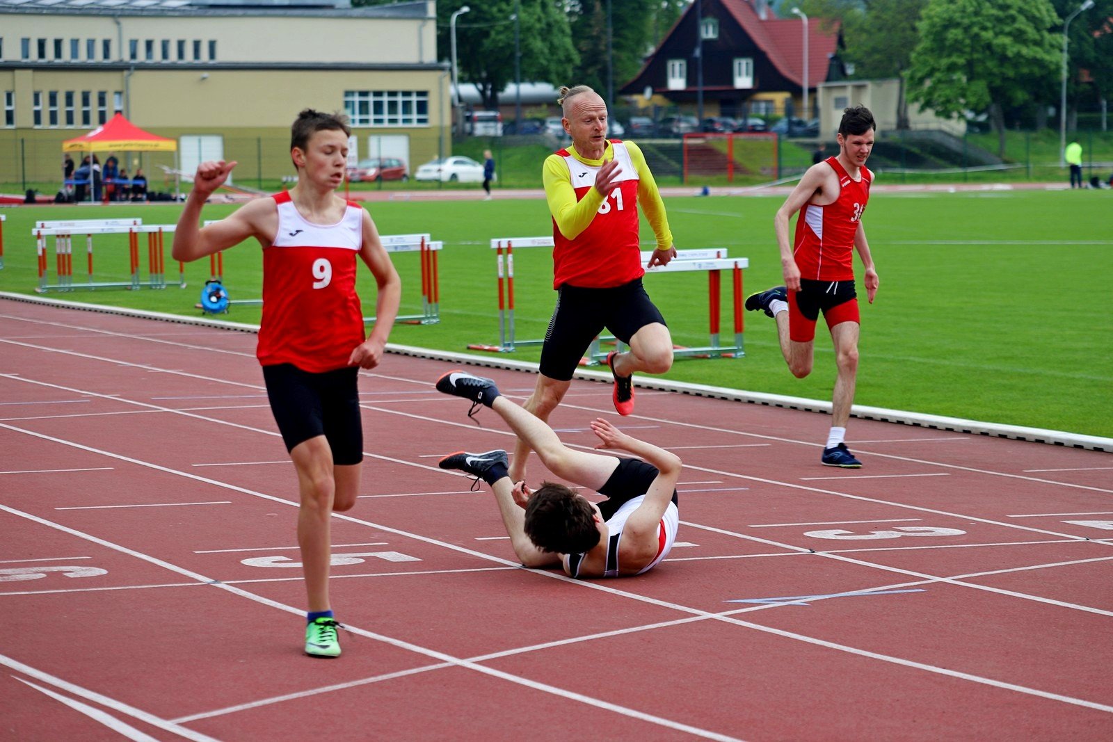 lekkoatletyczne-zmagania-przy-zotniczej-97074