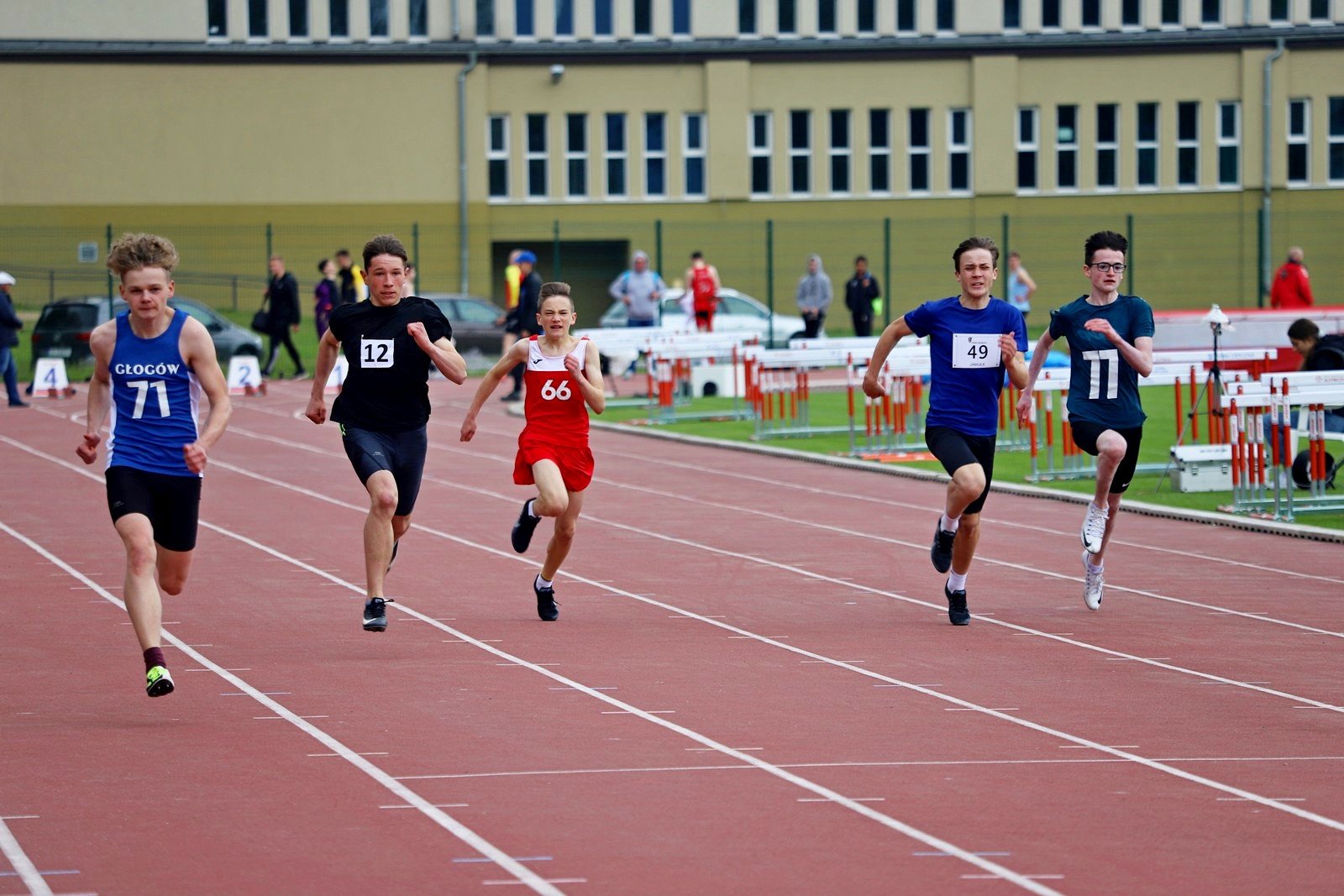 lekkoatletyczne-zmagania-przy-zotniczej-97074