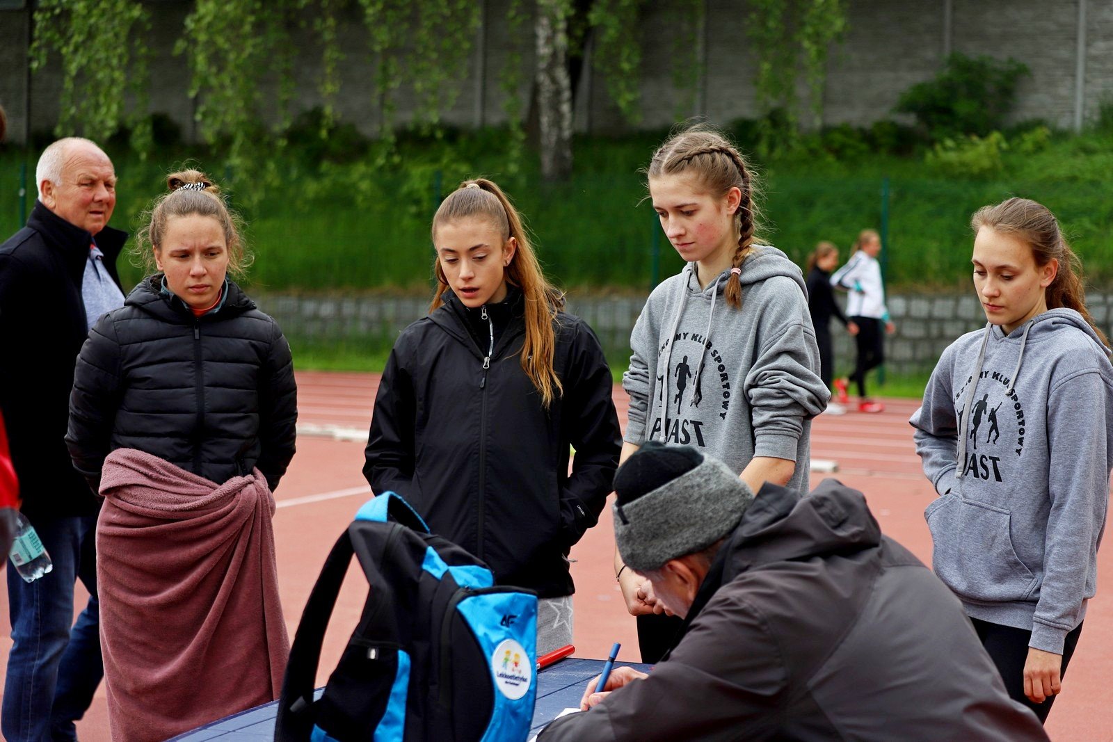 lekkoatletyczne-zmagania-przy-zotniczej-97074