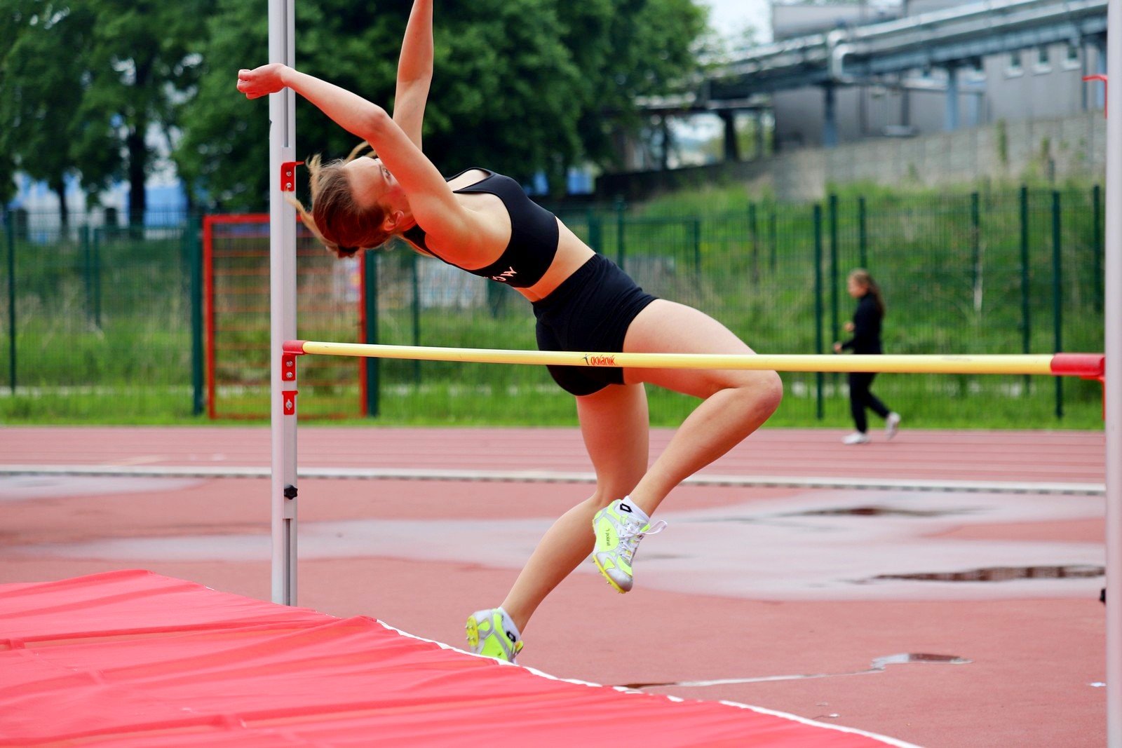 lekkoatletyczne-zmagania-przy-zotniczej-97074