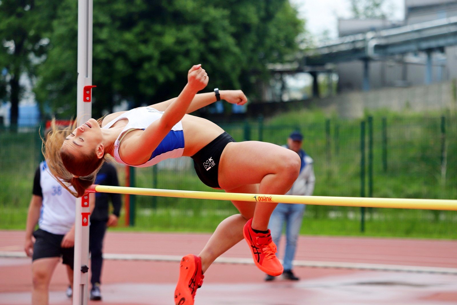 lekkoatletyczne-zmagania-przy-zotniczej-97074