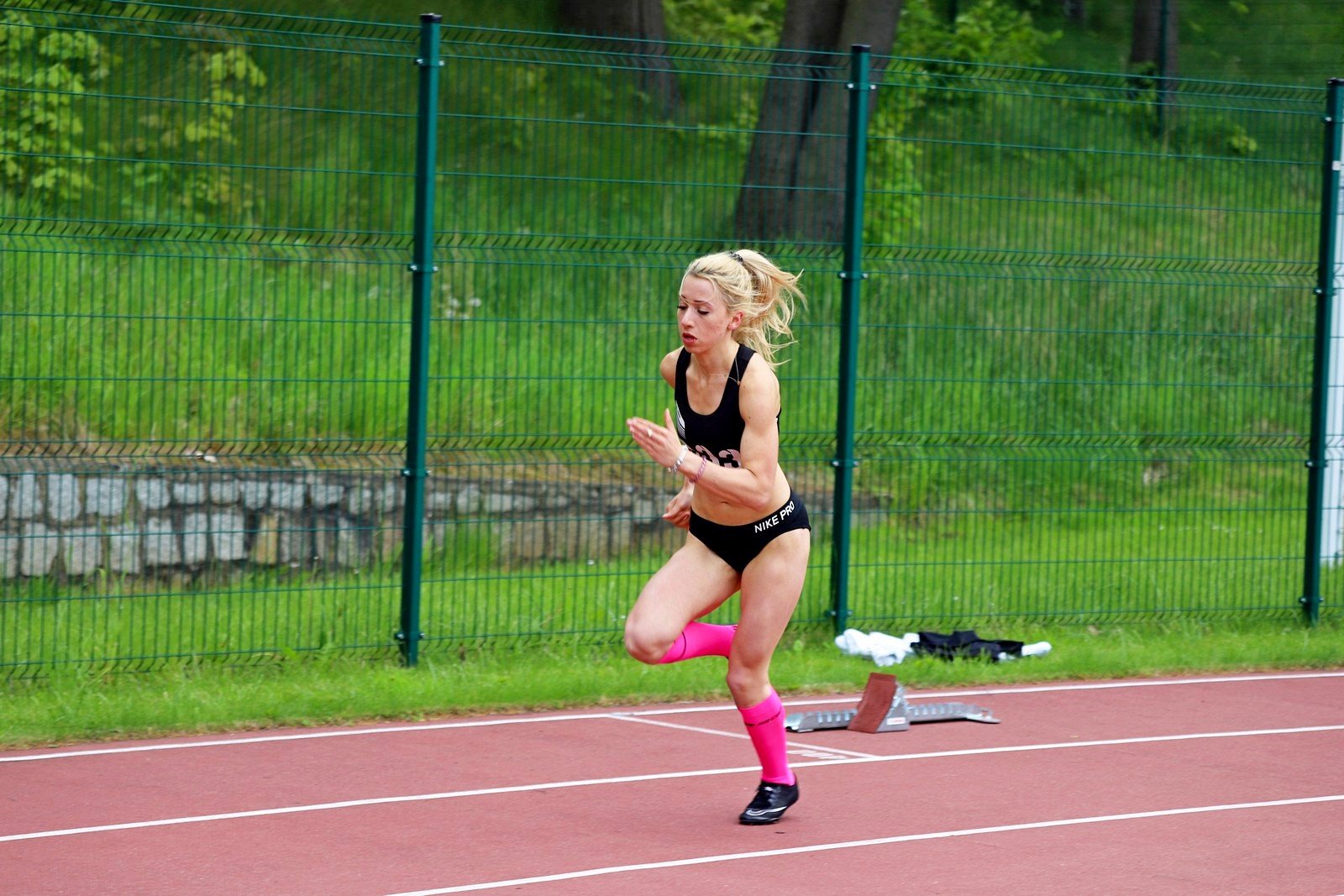 lekkoatletyczne-zmagania-przy-zotniczej-97074