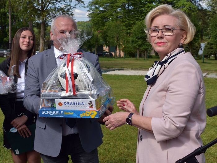 w-dzien-dziecka-o-nowej-szkole-w-mysakowicach-97091