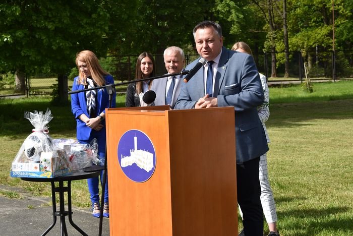 w-dzien-dziecka-o-nowej-szkole-w-mysakowicach-97091