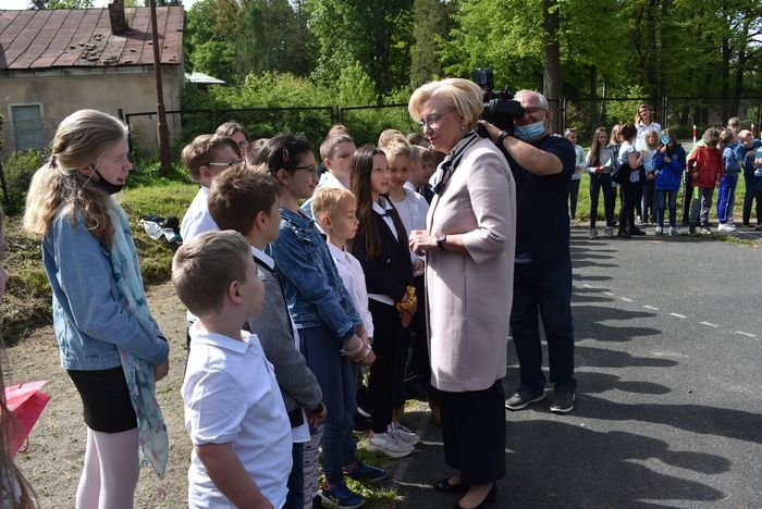w-dzien-dziecka-o-nowej-szkole-w-mysakowicach-97091