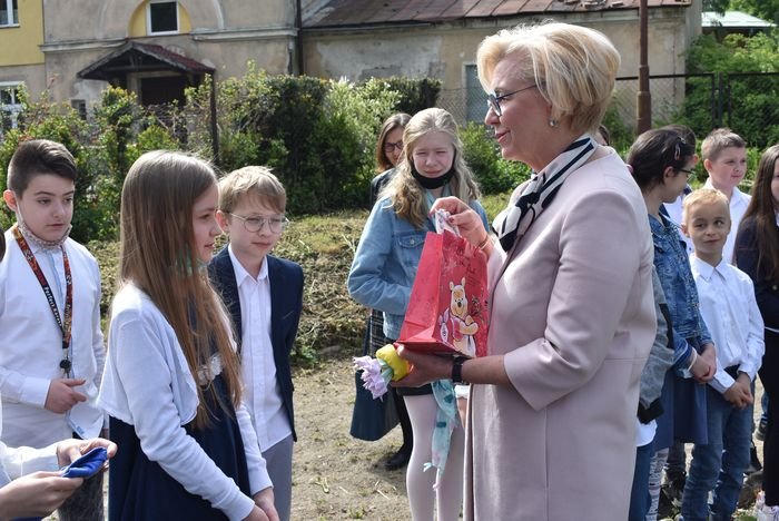 w-dzien-dziecka-o-nowej-szkole-w-mysakowicach-97091