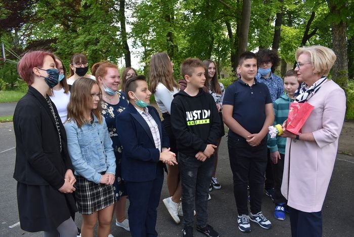 w-dzien-dziecka-o-nowej-szkole-w-mysakowicach-97091