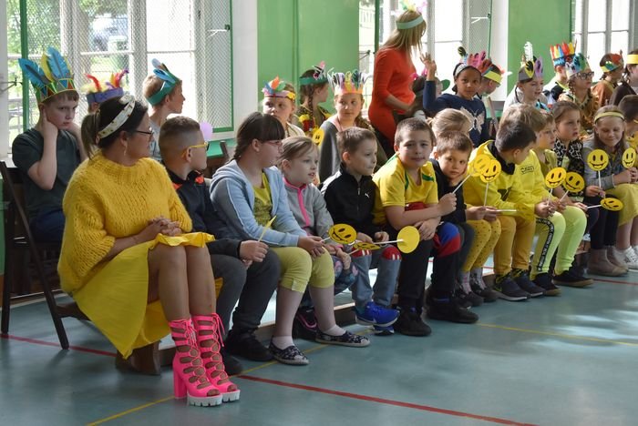 w-dzien-dziecka-o-nowej-szkole-w-mysakowicach-97091