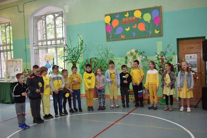 w-dzien-dziecka-o-nowej-szkole-w-mysakowicach-97091