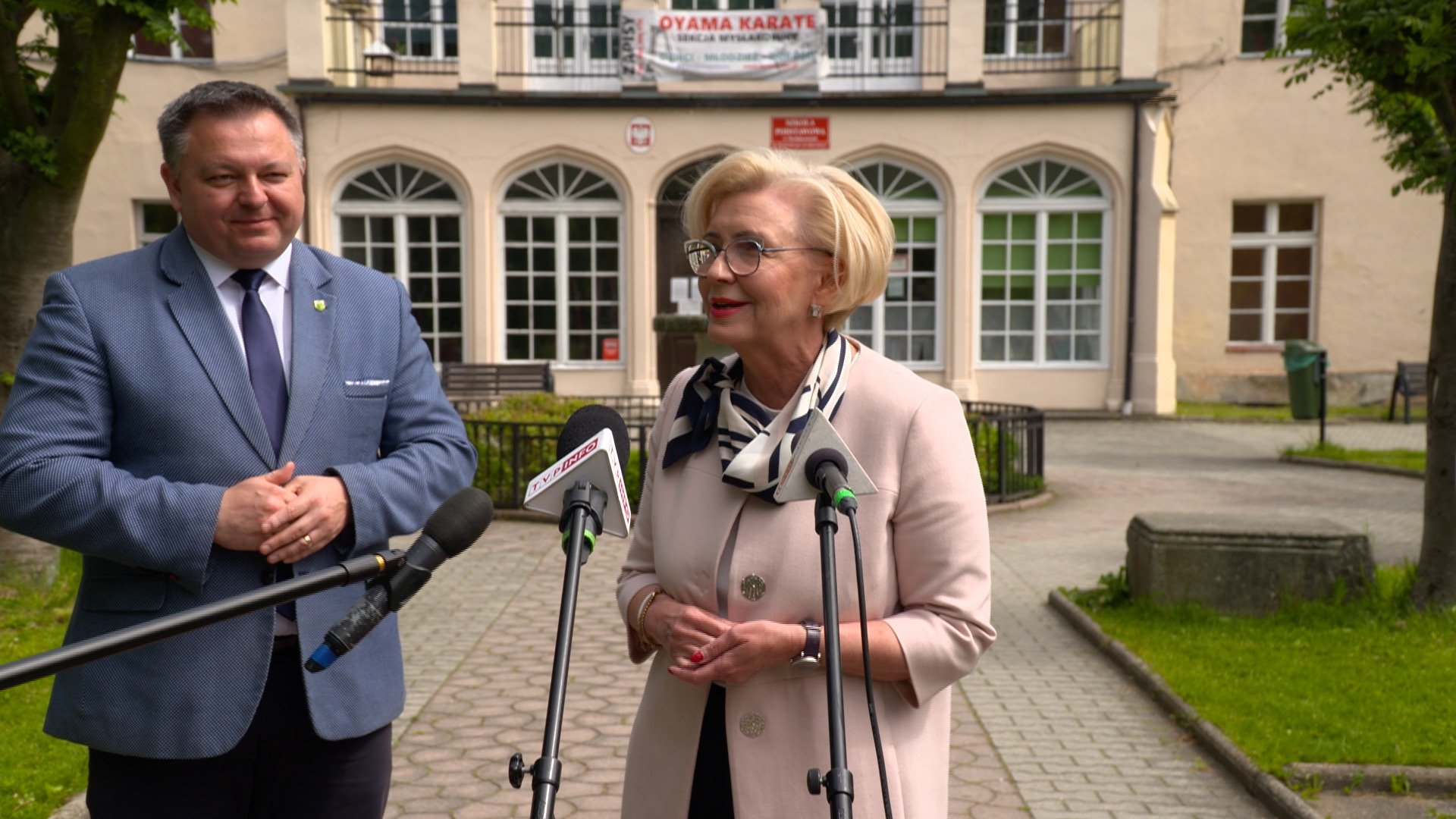 minister-machaek-pomoze-w-budowie-szkoy-97129