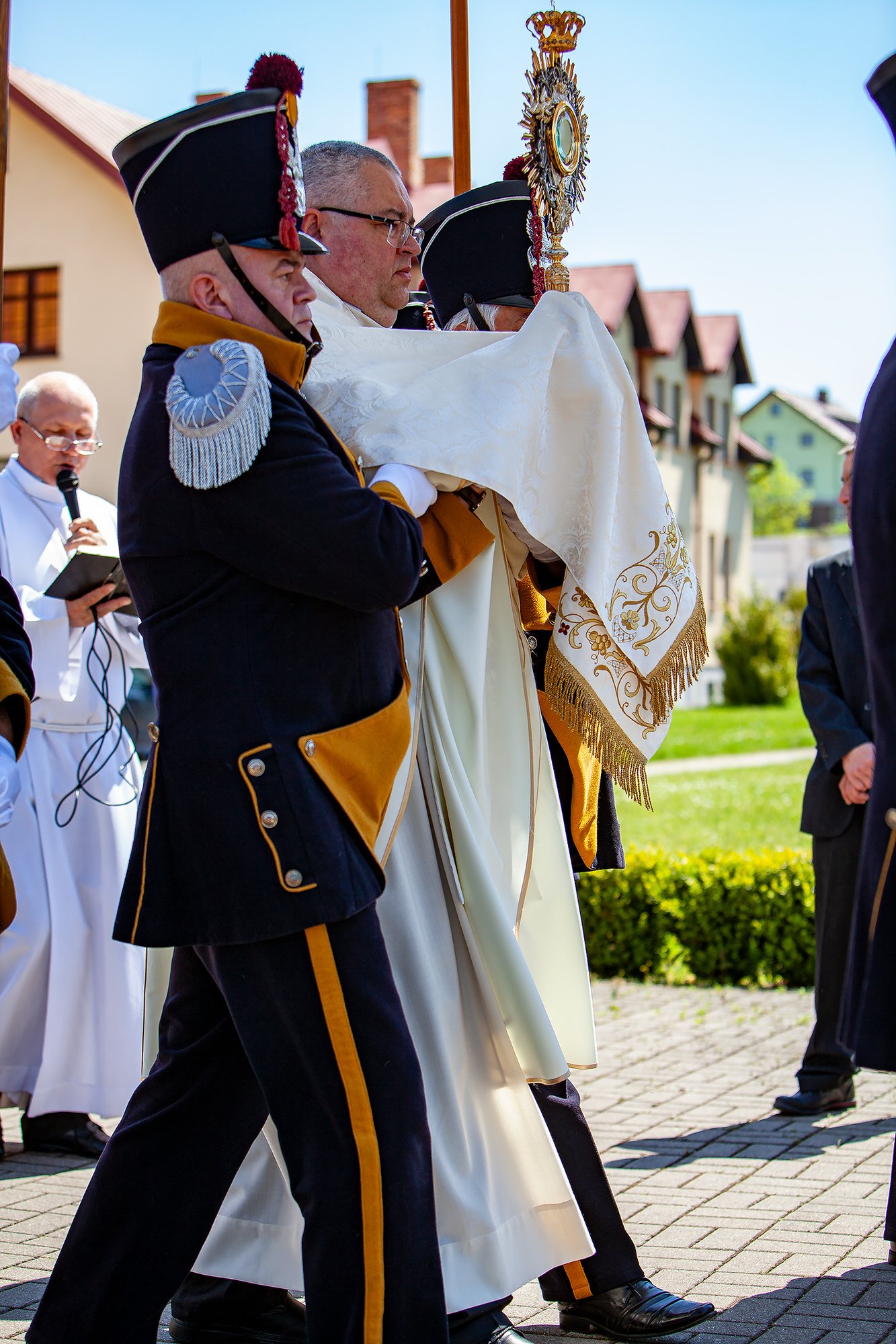 uroczystosci-w-kosciele-pw-matki-bozej-miosierdzia-97156
