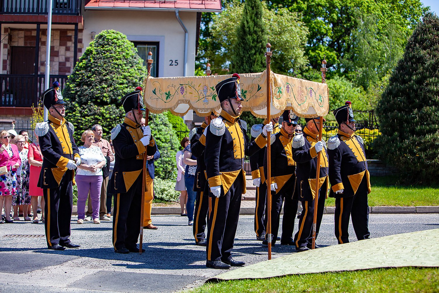 uroczystosci-w-kosciele-pw-matki-bozej-miosierdzia-97156