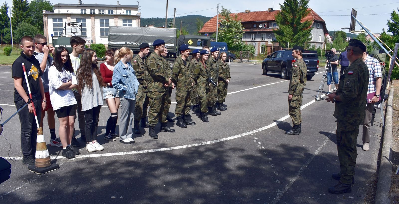 uczniowie-goscili-saperow-97422