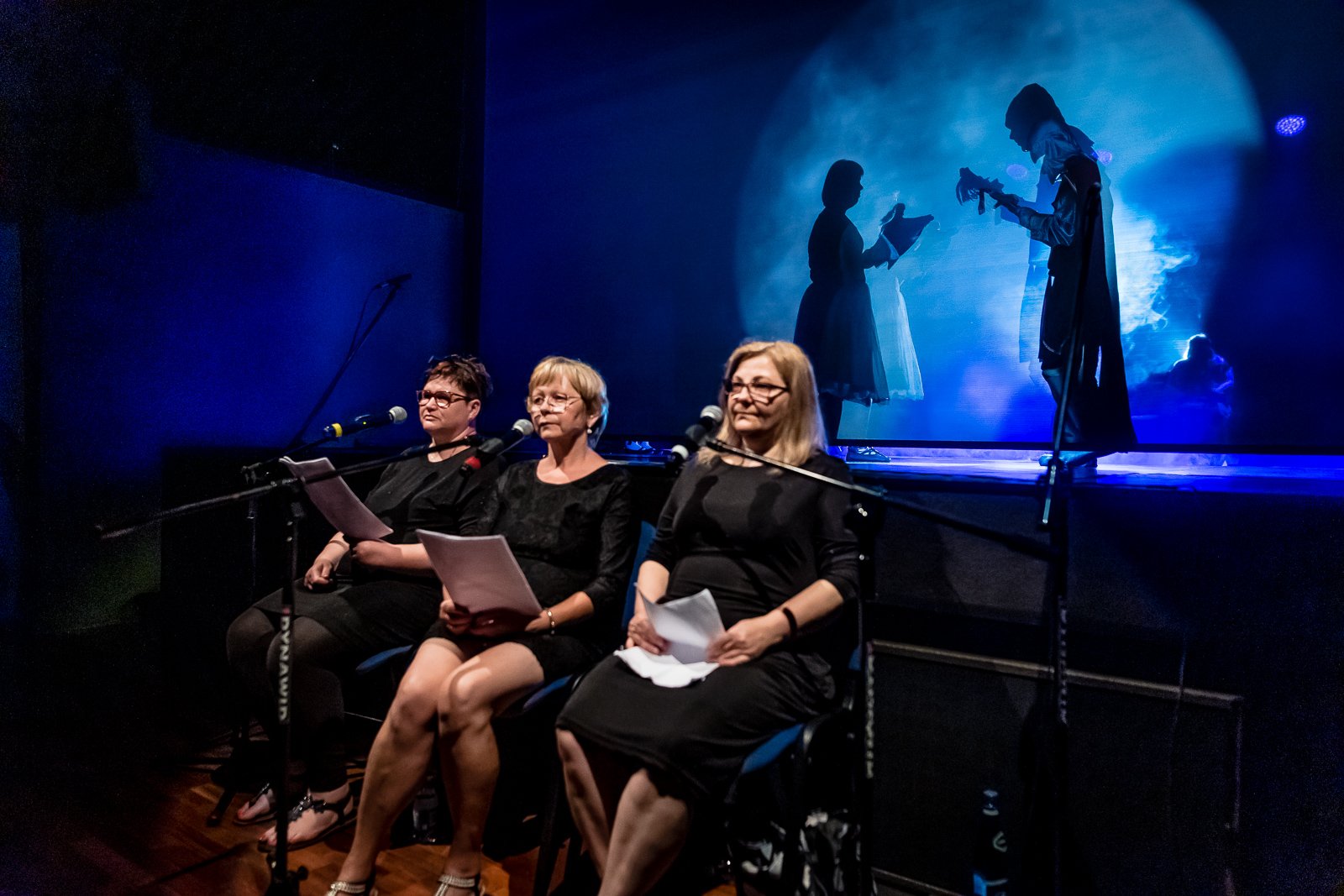 wzruszajacy-spektakl-z-owacja-na-stojaco-97457