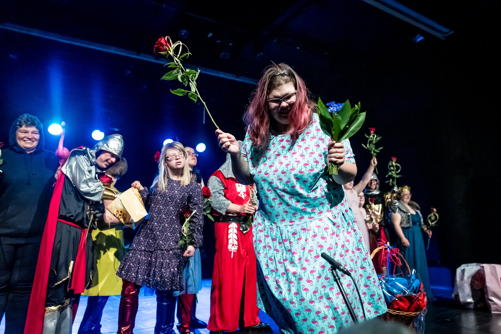wzruszajacy-spektakl-z-owacja-na-stojaco-97457