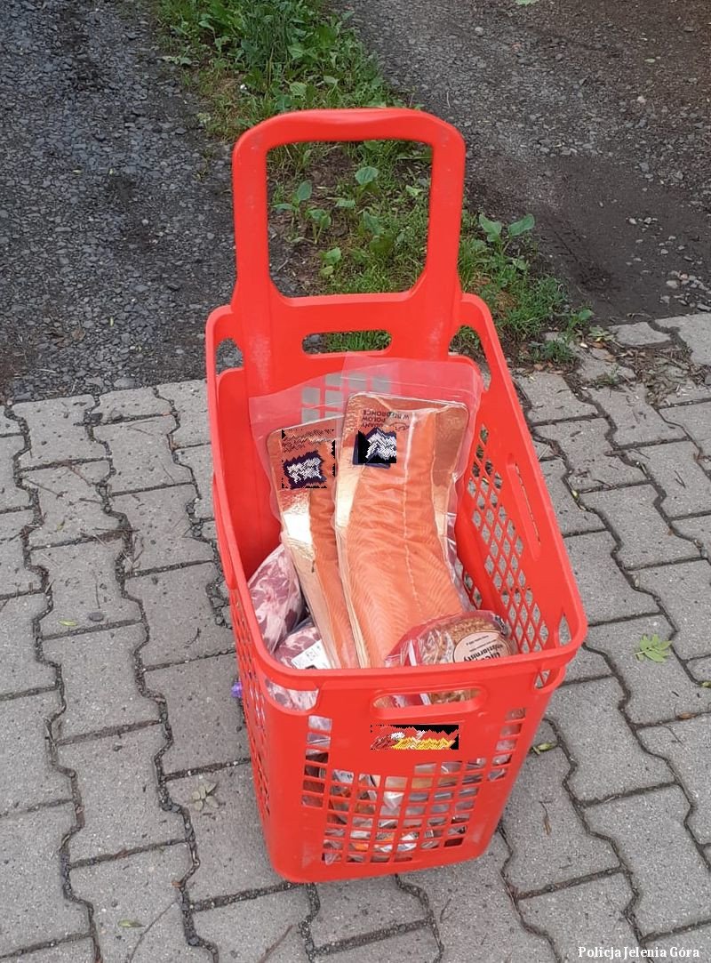po-suzbie-policjant-zatrzyma-dwoch-podejrzanych-97651