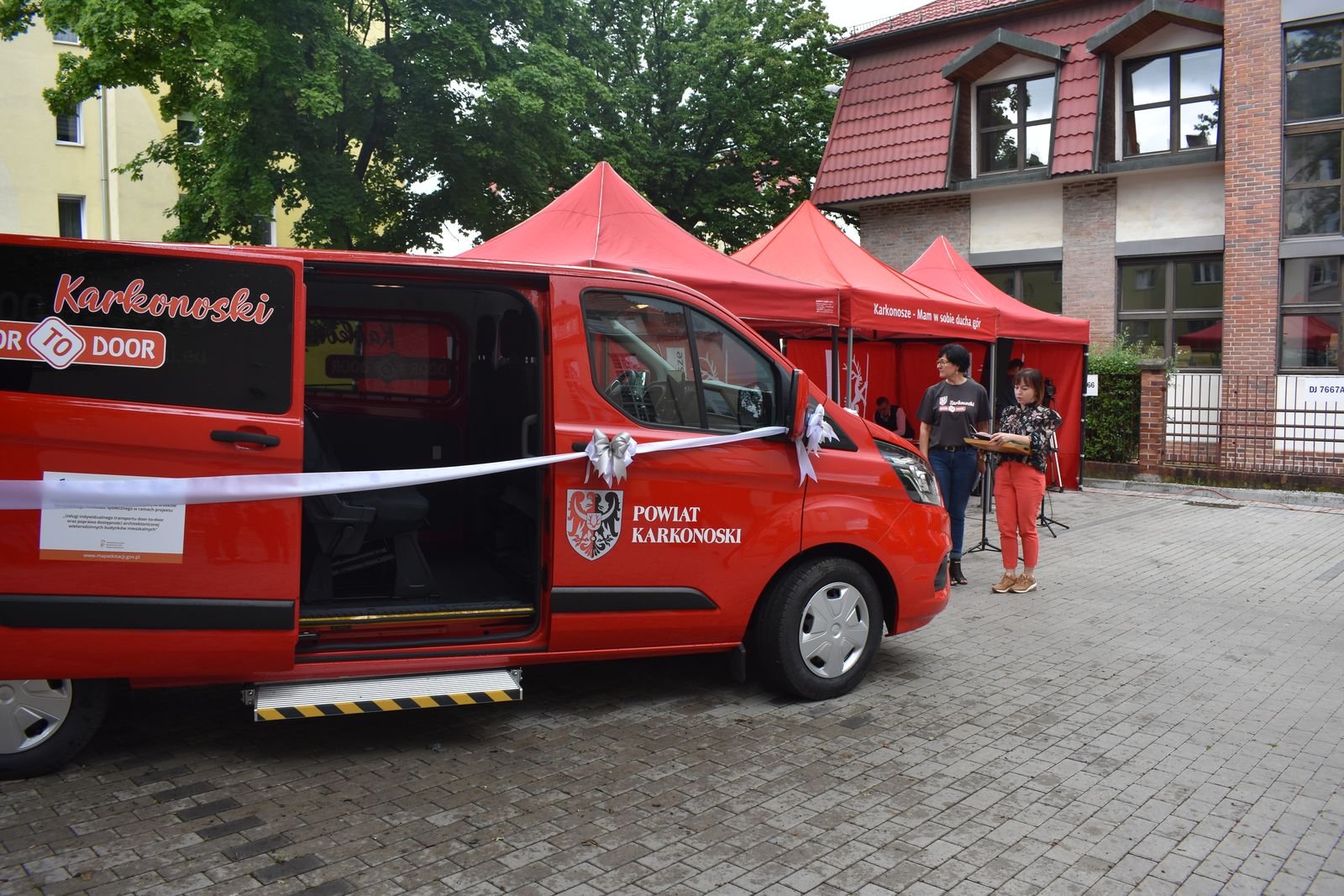 bus-dowiezie-bezpatnie-do-lekarza-i-do-teatru-97813
