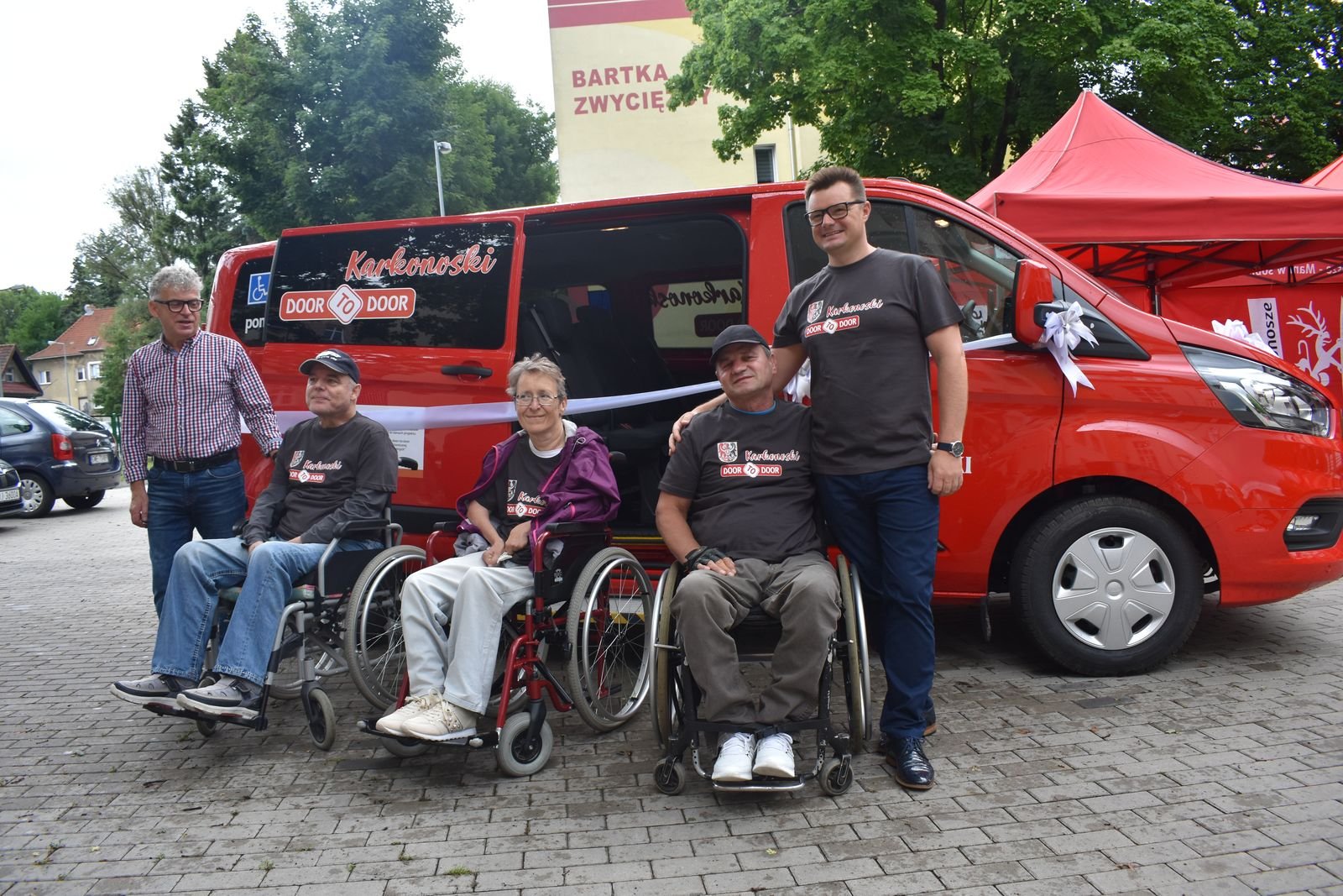bus-dowiezie-bezpatnie-do-lekarza-i-do-teatru-97813