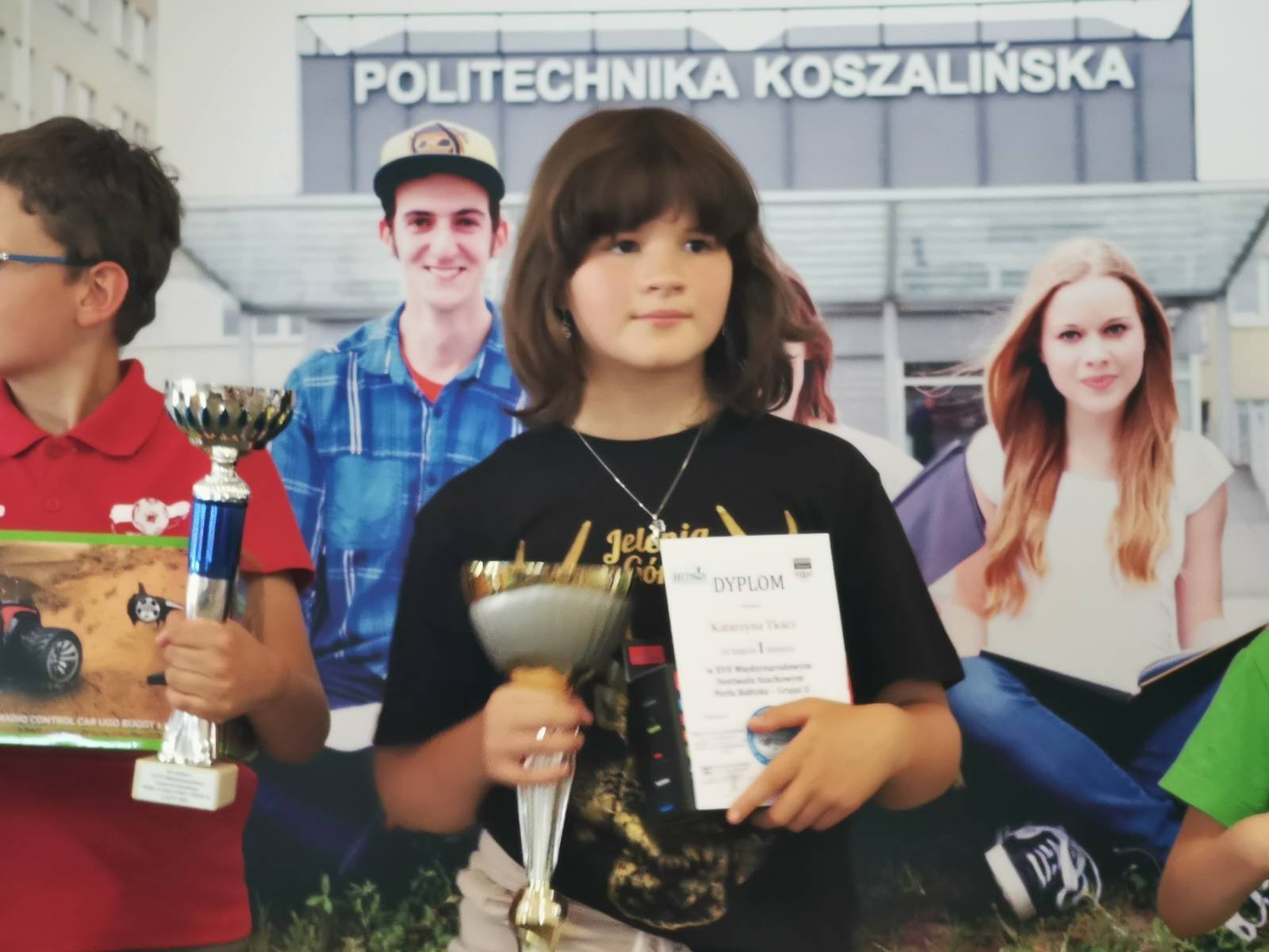 azy-zdobyte-znakomite-starty-jeleniogorzan-97991