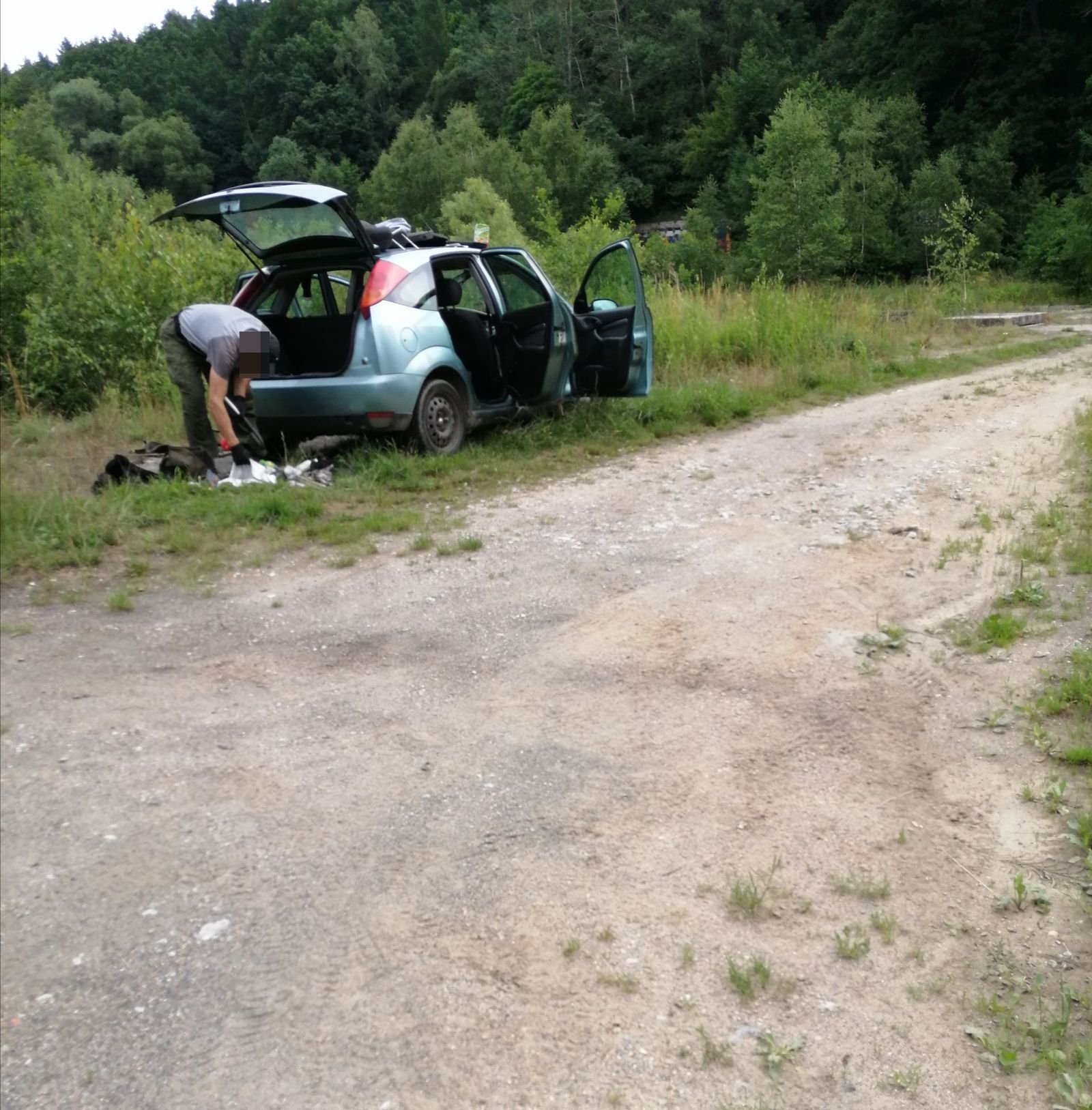 dzieki-interwencji-mieszkanki-sprawca-zosta-ukarany-za-wypalanie-kabli-98001