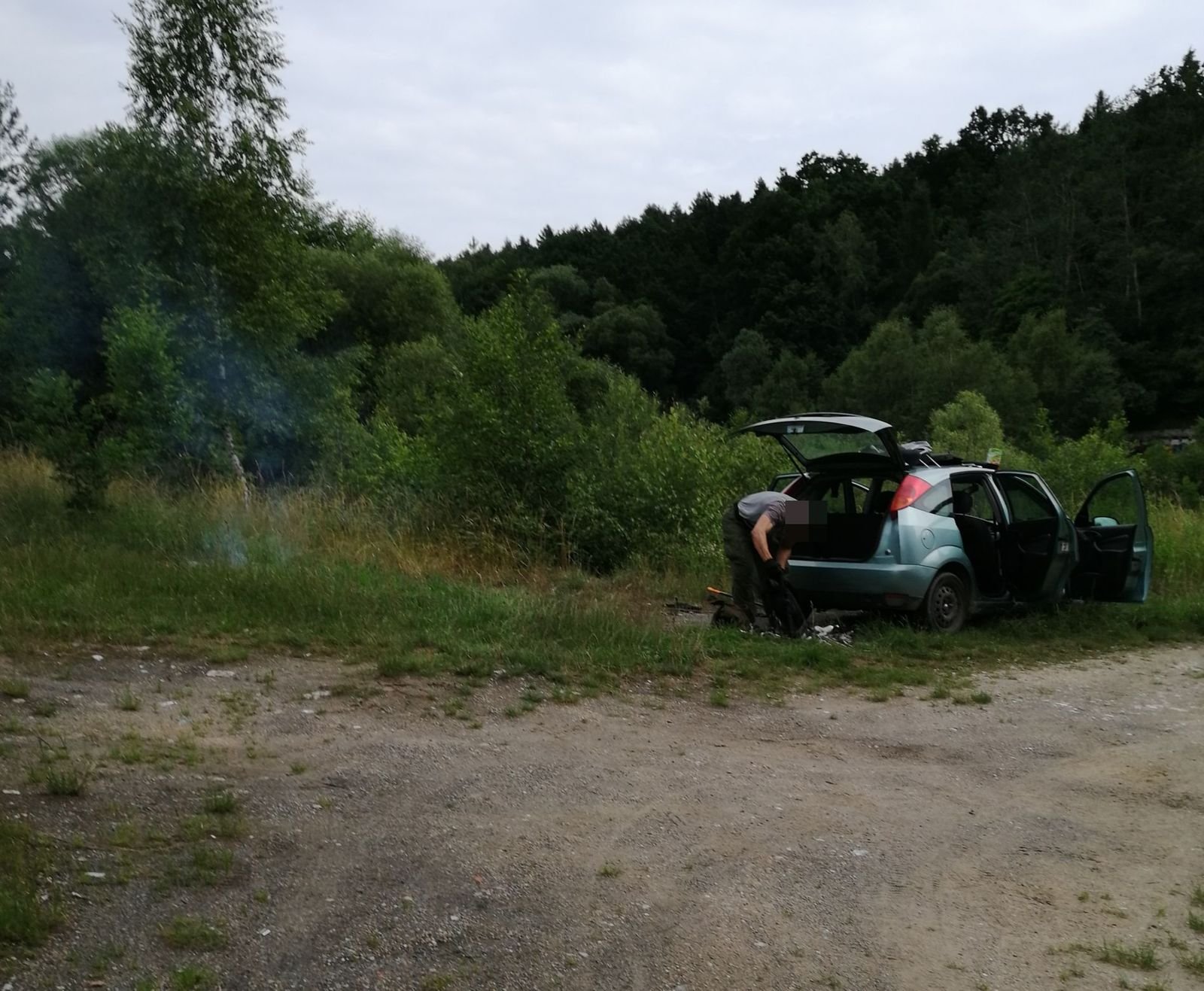 dzieki-interwencji-mieszkanki-sprawca-zosta-ukarany-za-wypalanie-kabli-98001