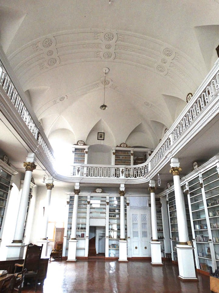 renowacja-biblioteki-98079