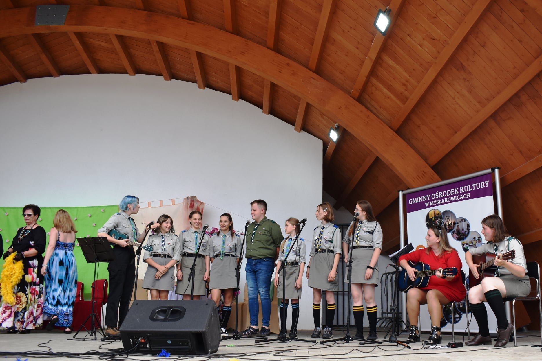 wystapili-po-sasiedzku-98116
