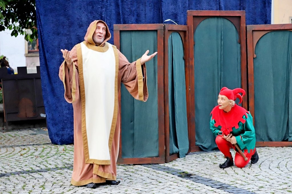 rozprawiali-o-sredniowieczu-98209