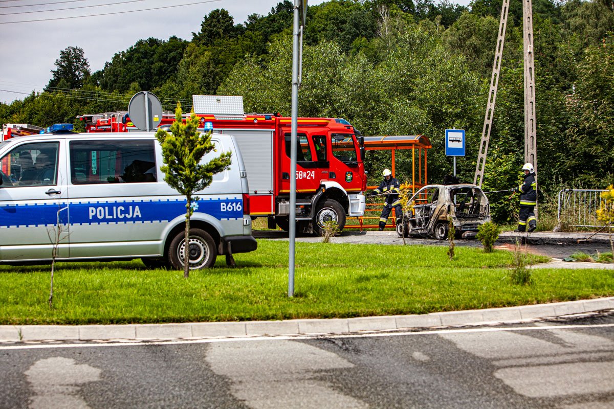 pozar-auta-w-dziwiszowie-98338