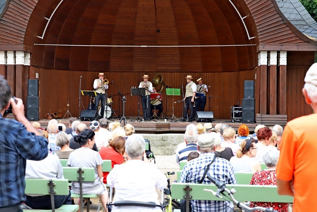muzycznie-w-parku-zdrojowym-98376