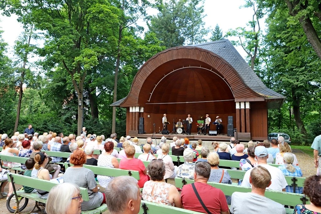 muzycznie-w-parku-zdrojowym-98376