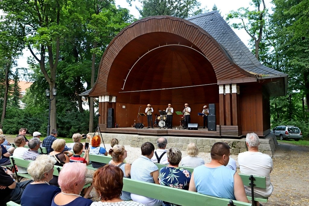 muzycznie-w-parku-zdrojowym-98376