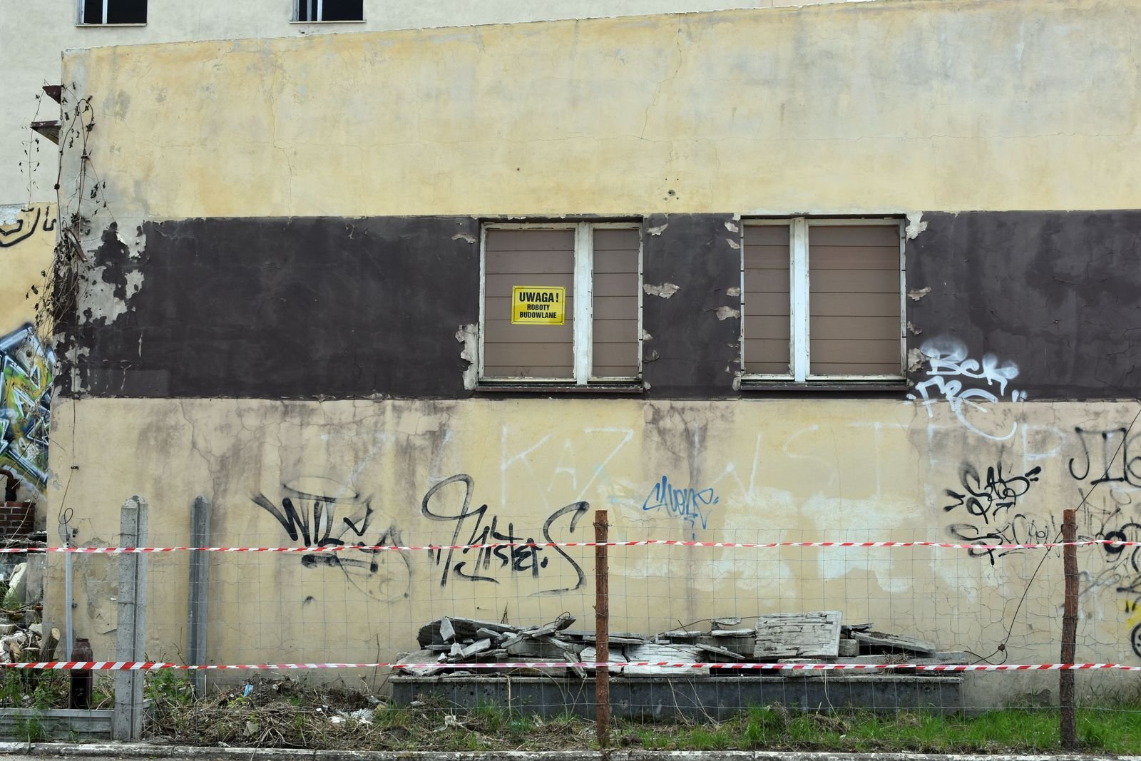 dobra-wrozba-dla-ruiny-98405