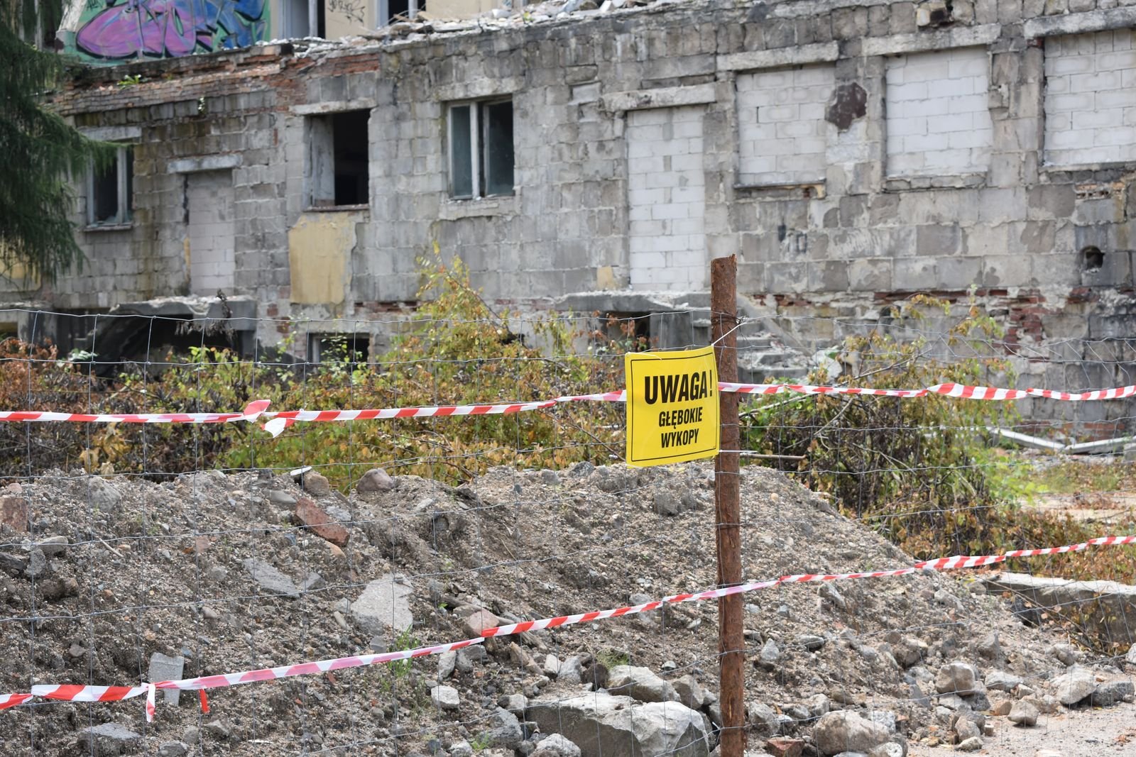 dobra-wrozba-dla-ruiny-98405