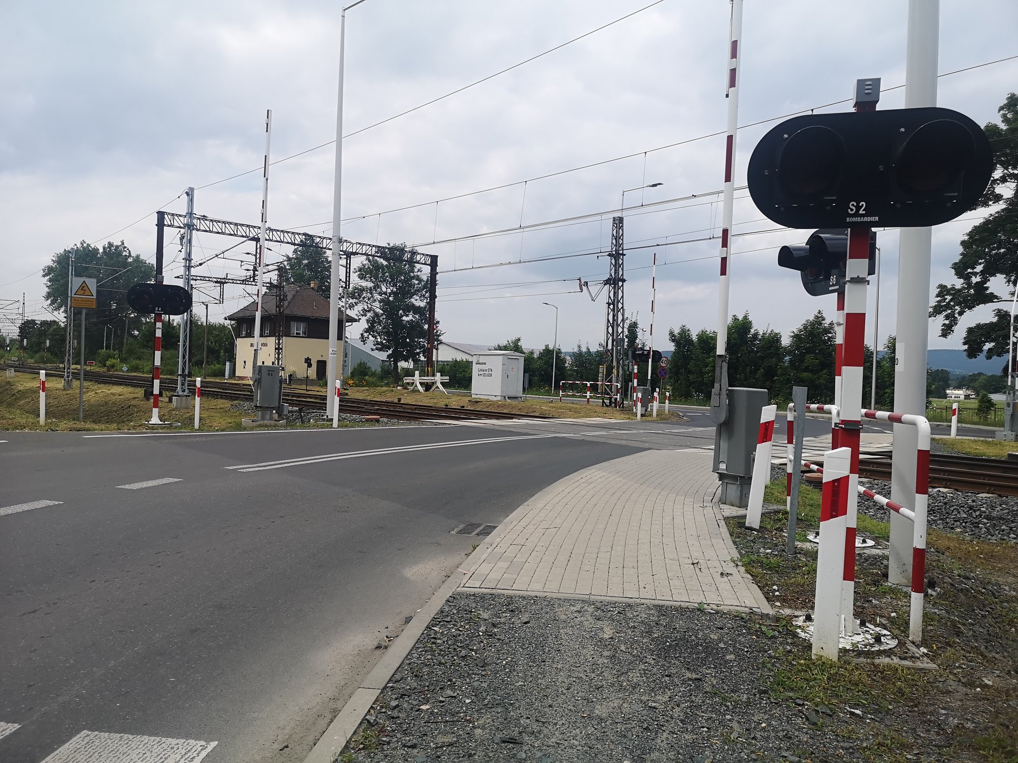 chodnik-przy-omnickiej-tez-dokoncza-98442