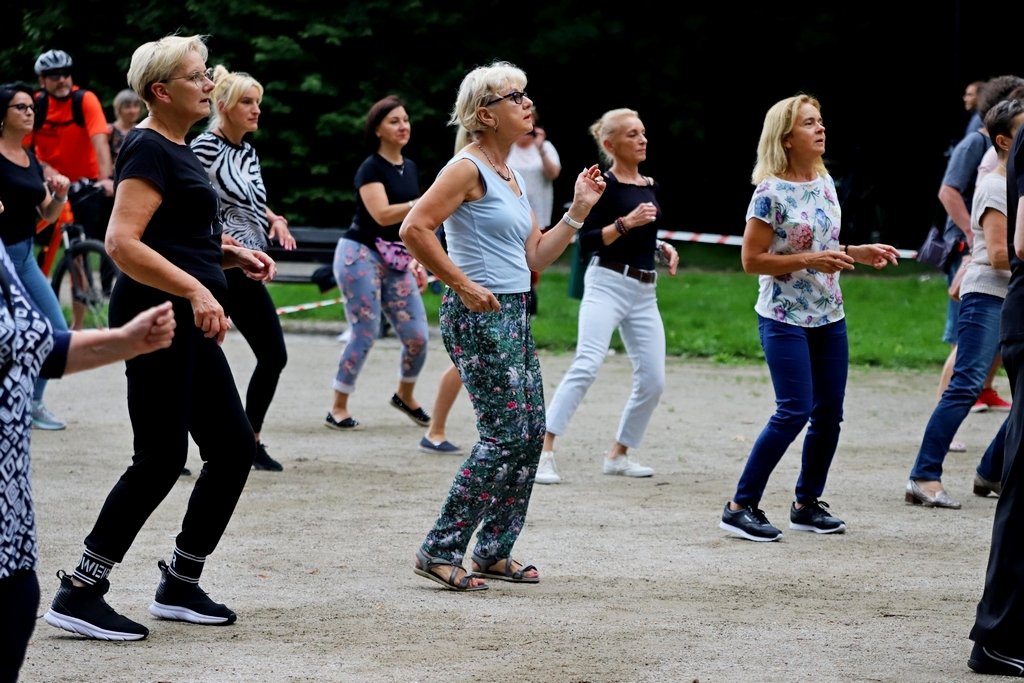 wakacyjna-salsa-w-parku-norweskim-98762