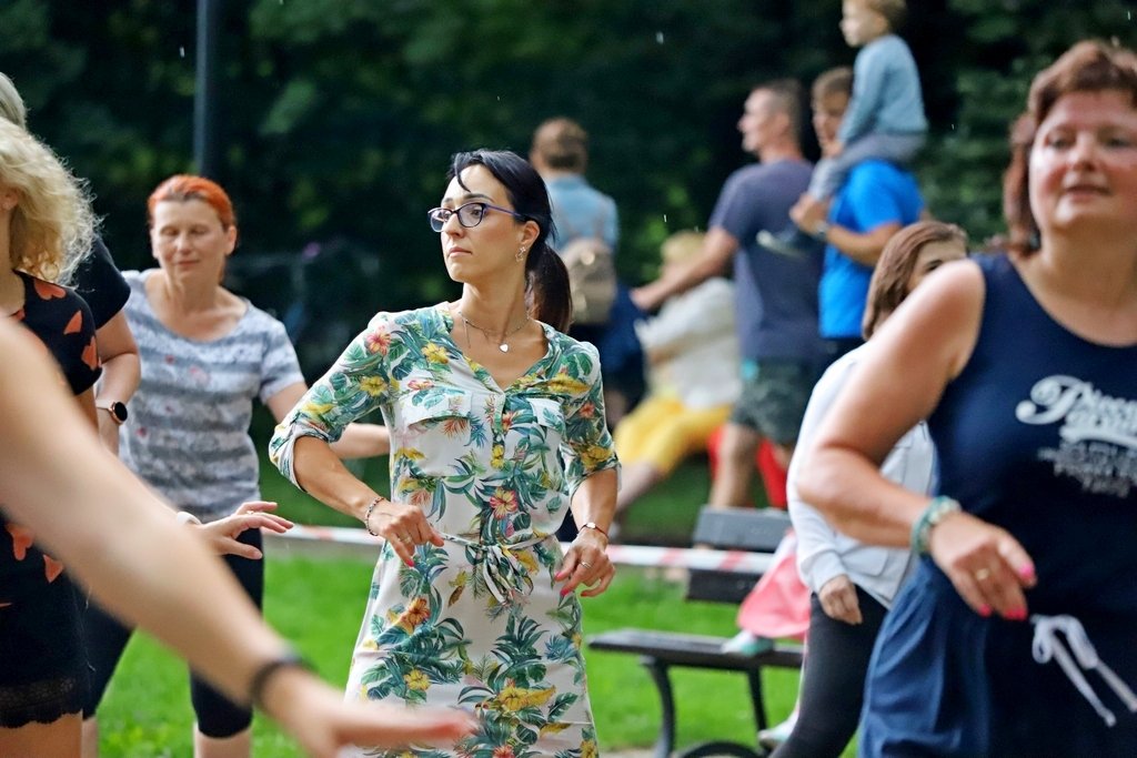 wakacyjna-salsa-w-parku-norweskim-98762