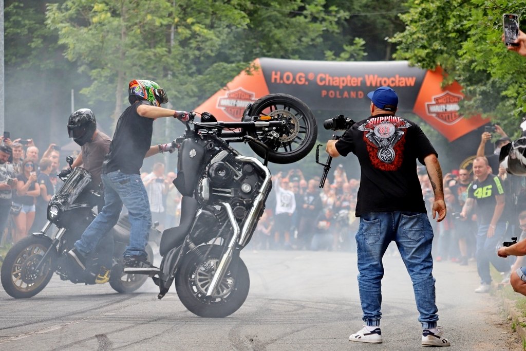 motocyklisci-opanowali-karpacz-98763
