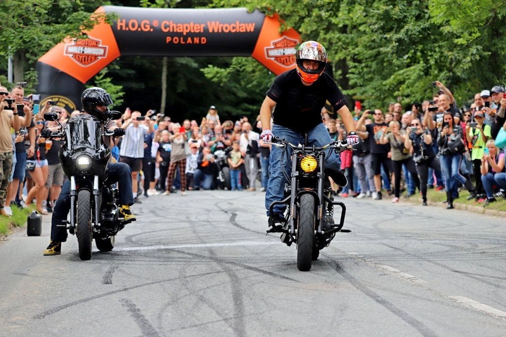 motocyklisci-opanowali-karpacz-98763