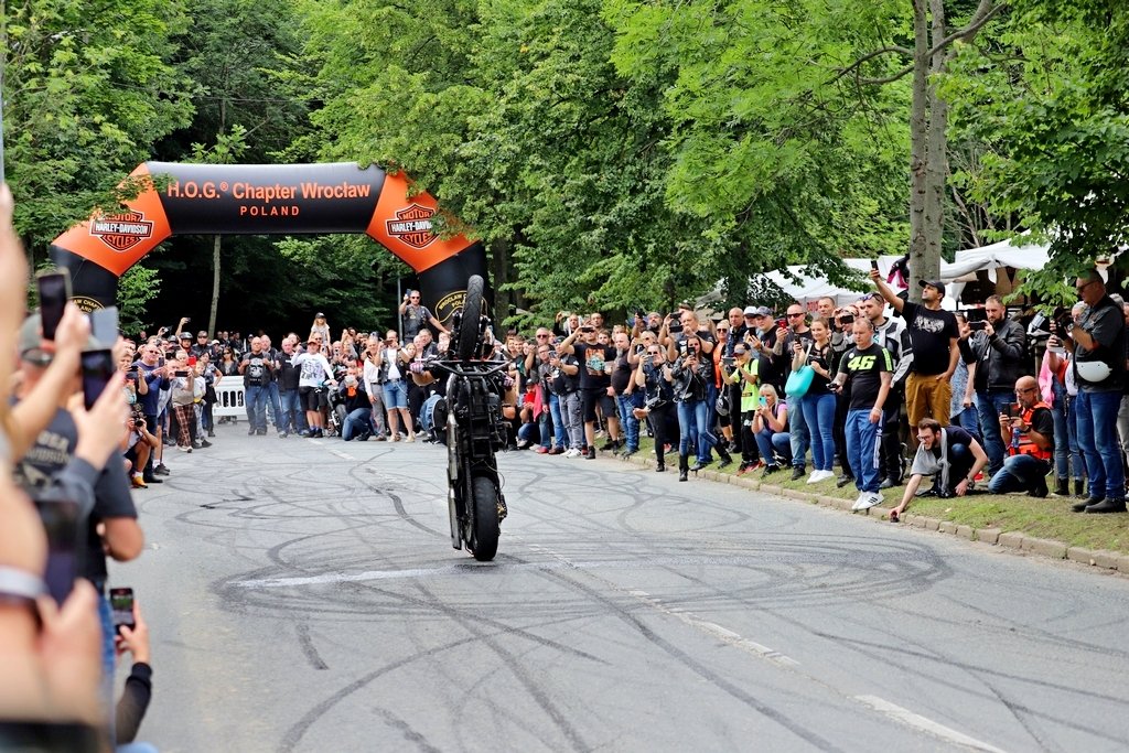 motocyklisci-opanowali-karpacz-98763