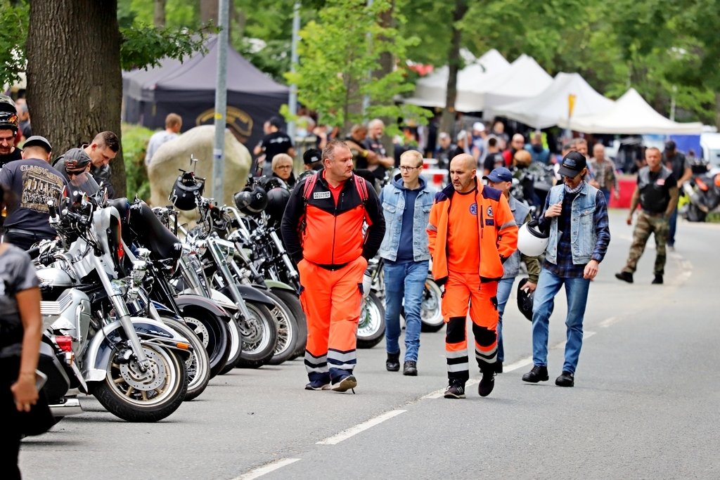 motocyklisci-opanowali-karpacz-98763