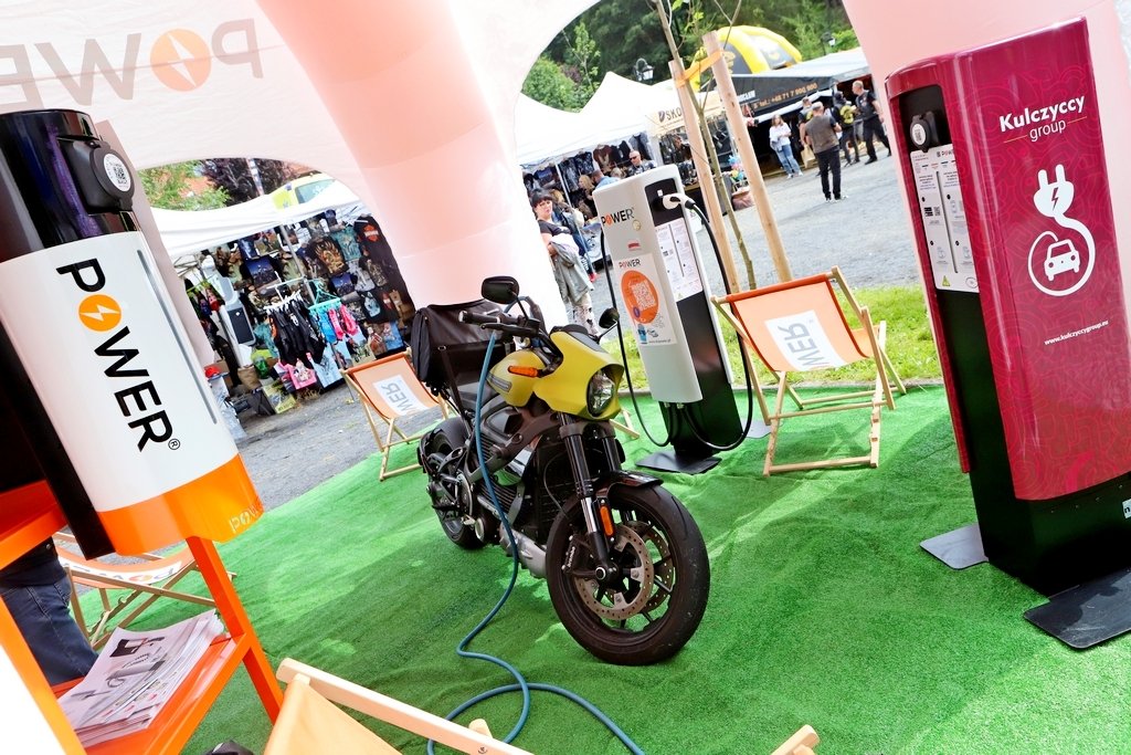 motocyklisci-opanowali-karpacz-98763