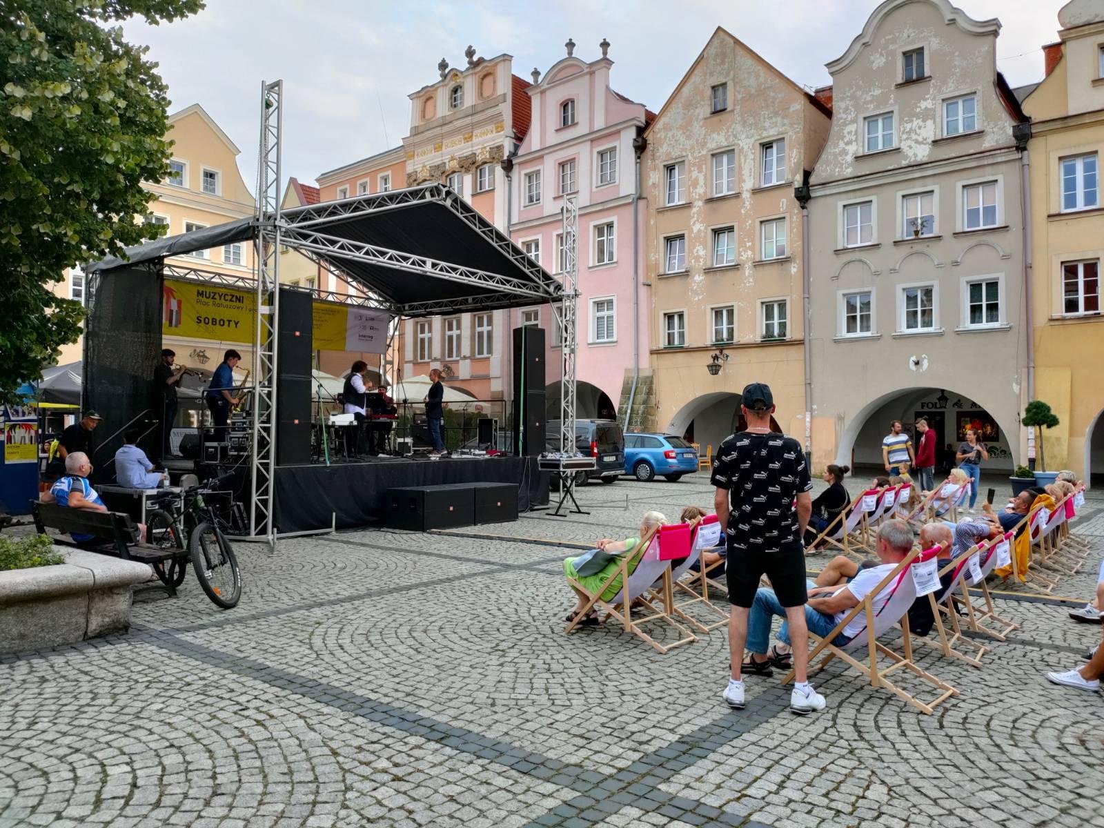 muzycznie-przy-ratuszu-98784