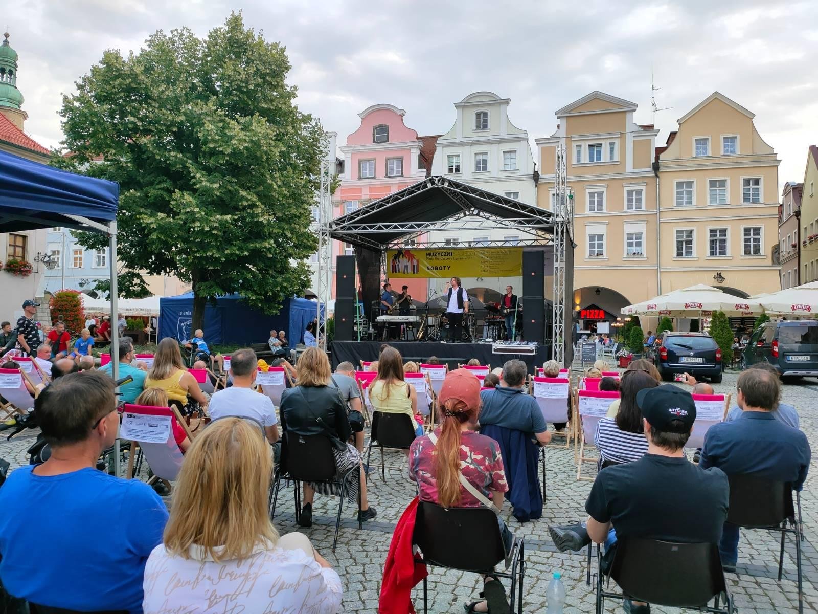 muzycznie-przy-ratuszu-98784