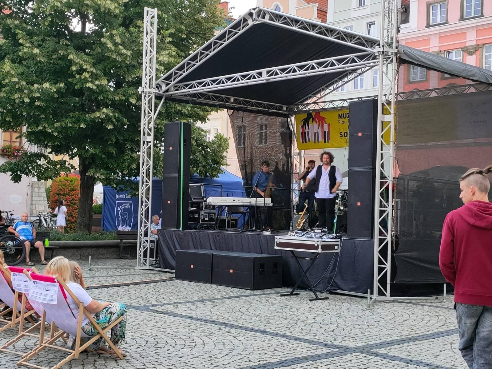 muzycznie-przy-ratuszu-98784