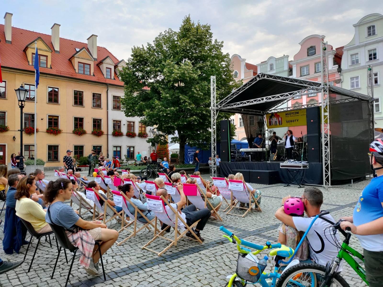 muzycznie-przy-ratuszu-98784
