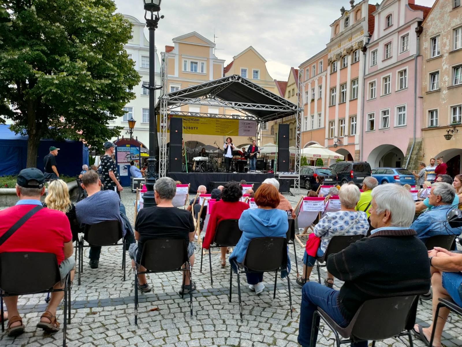 muzycznie-przy-ratuszu-98784