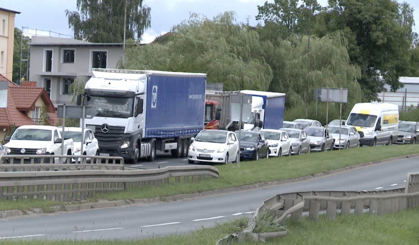 problematyczne-objazdy-w-centrum-jeleniej-gory-98856